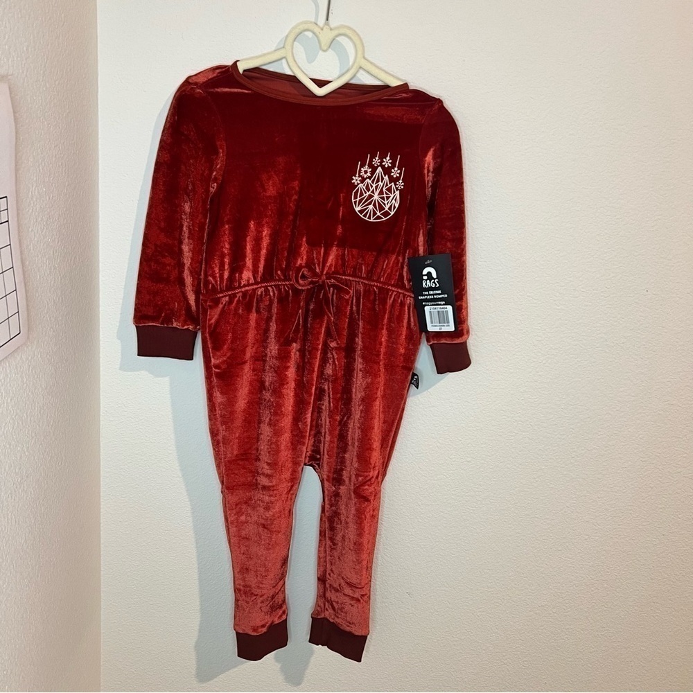 Rags to Raches velour cranberry Geo Snowflake Christmas romper 2T NWT